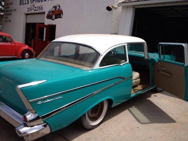 Two-tone hardtop in for interior work