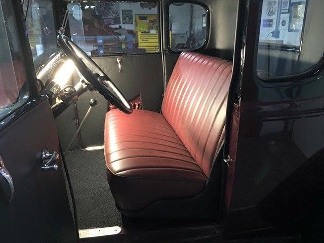 Pleated bench seat in a pickup cab