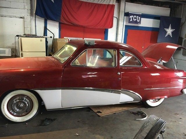 Post-war coupe, wide whitewalls and fresh paint