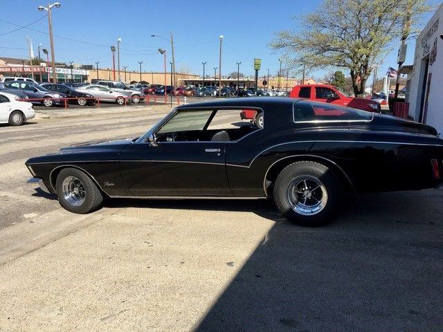 Black fastback, exterior